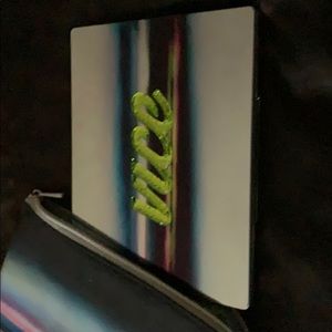 UD eyeshadow pallette